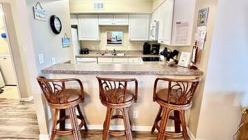 House, 2 Bedrooms | Private kitchen | Fridge, microwave, oven, dishwasher