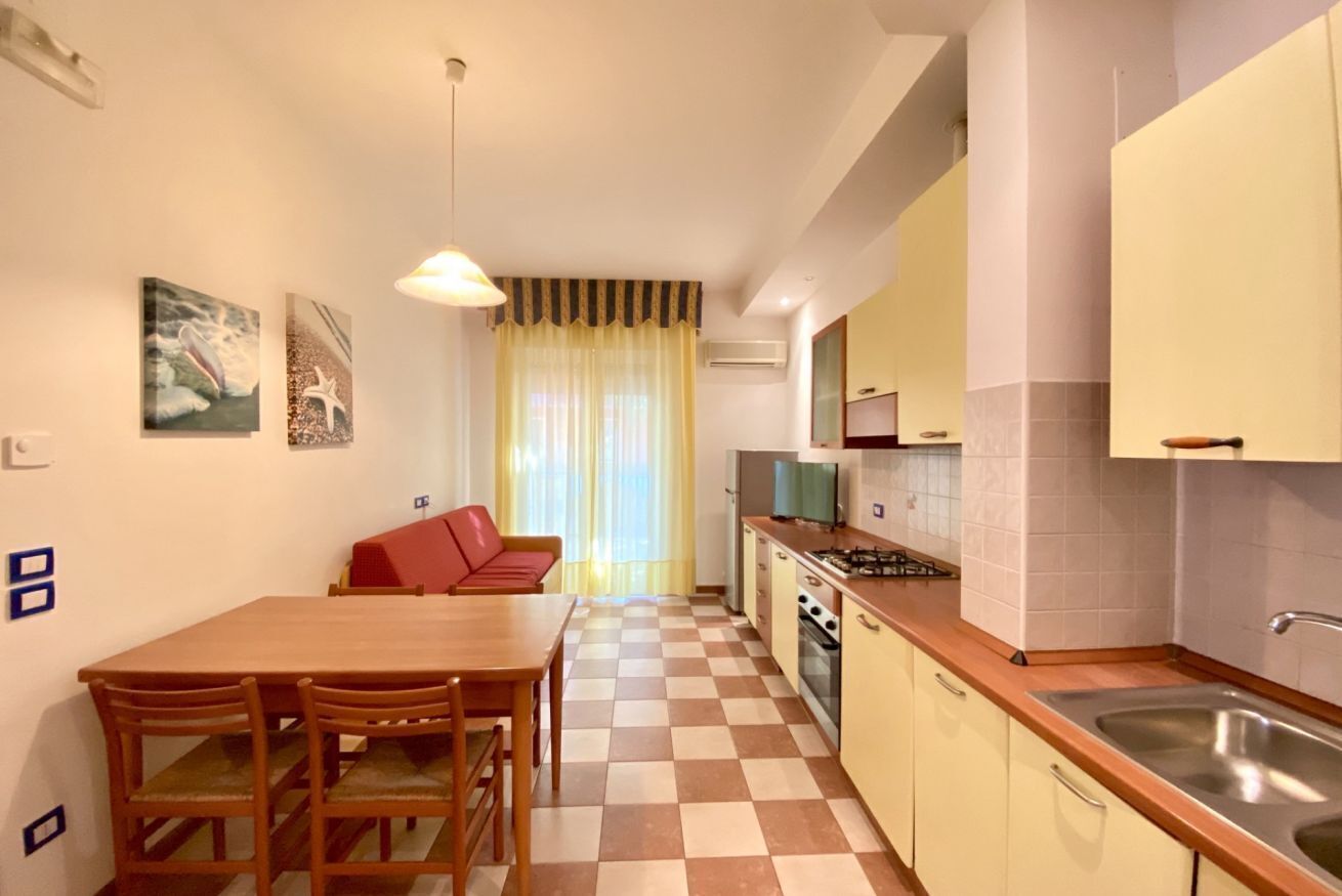 Microwave, oven