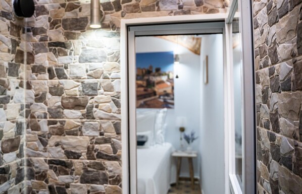 2 Schlafzimmer, Zimmersafe, BĂŒgeleisen/BĂŒgelbrett, Reisekinderbett