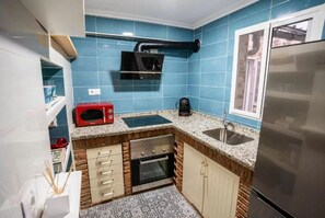 Frigorífic, microones, forn i placa de cuina