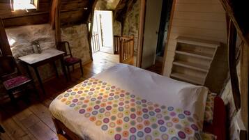 1 chambre, lit parapluie, Wi-Fi gratuit, draps fournis