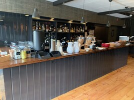 Desayuno de autoservicio incluido todos los días