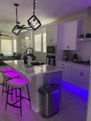Fridge, microwave, oven, stovetop - ORL Modern Zen Vibe Brand new 2/2 construction in the Heart of Downtown Orlando  (Orlando)