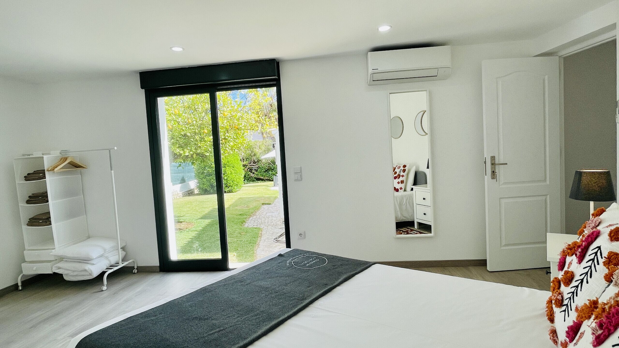 Photo - Strip by Check-in Portugal