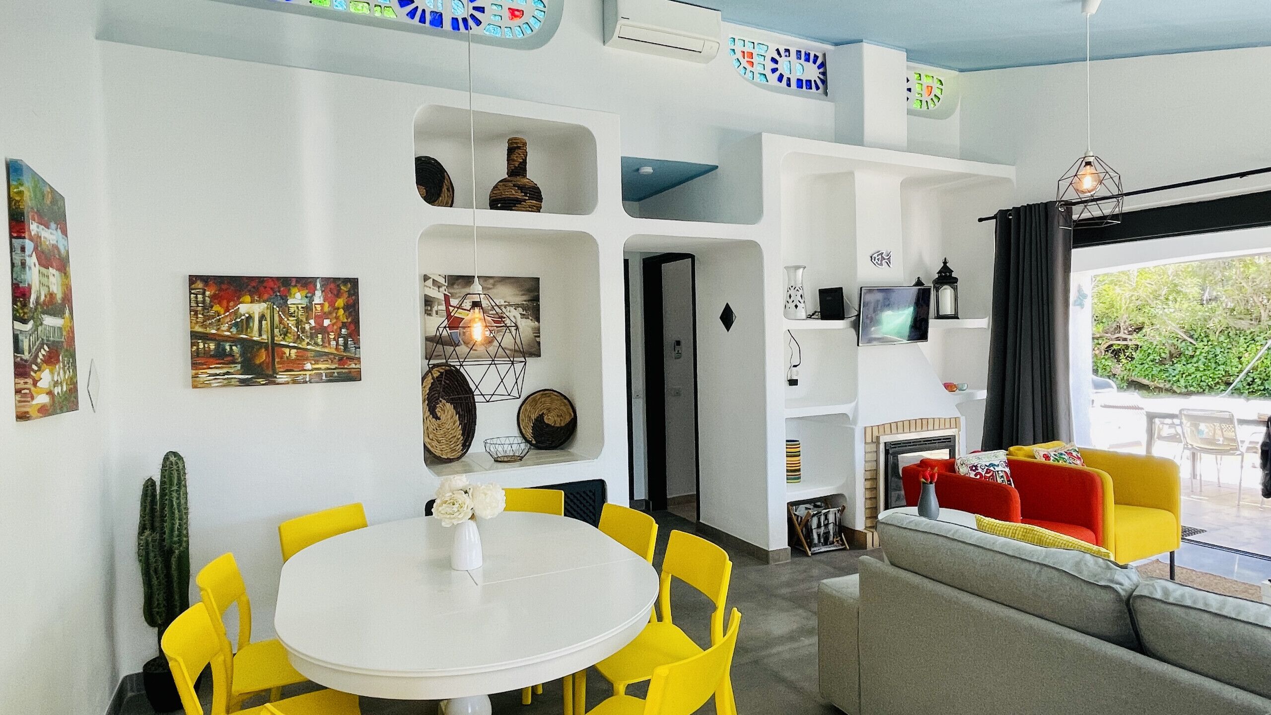 Photo - Strip by Check-in Portugal