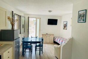 Dining - House for rent with sea view terrace (Santa Maria di Leuca)