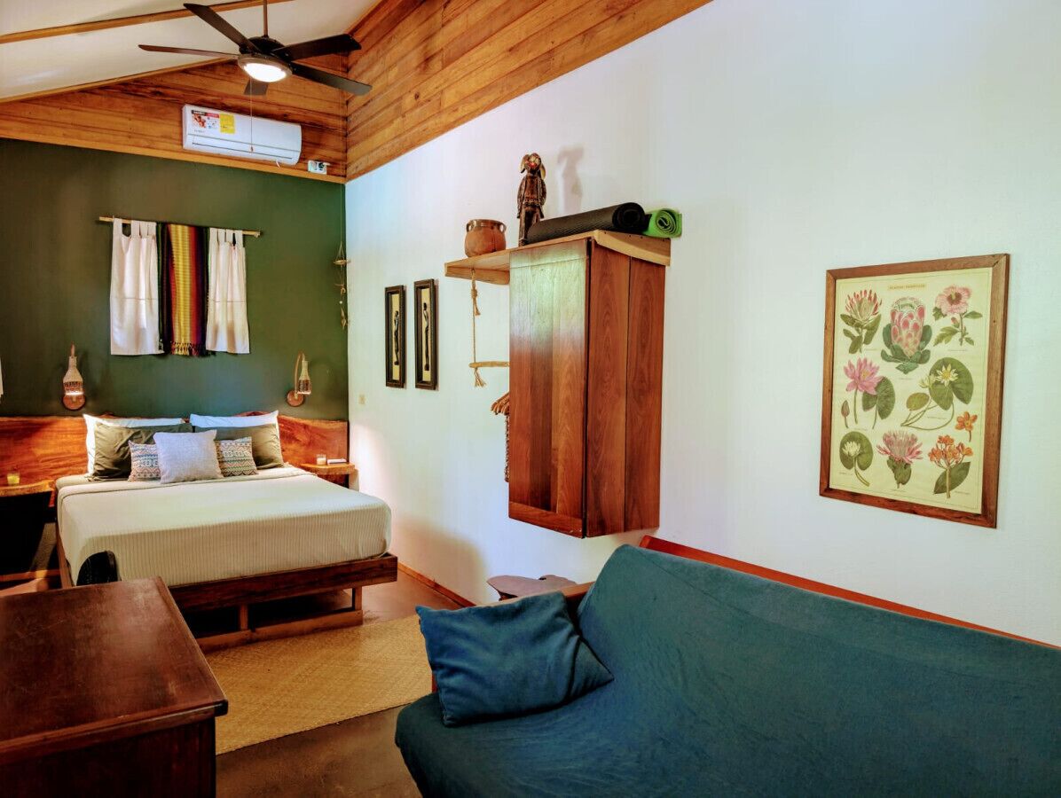 2 slaapkamers, een strijkplank/strijkijzer, reisbedje, wifi