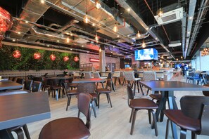 Frokost, lunsj og middag serveres, internasjonale retter 