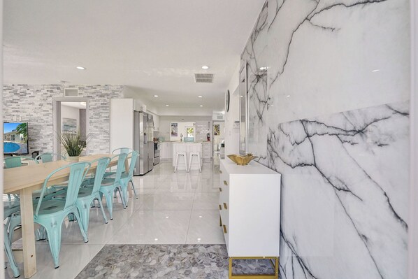 Dining - TIKI PARADISE OASIS W/HEATED POOL AND JACUZZI.
Modern home close to the Beach (Dania Beach)