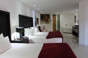 Design Room (2 King Beds)