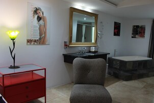 Design-Zimmer | Daunenbettdecken, individuell dekoriert, Schreibtisch