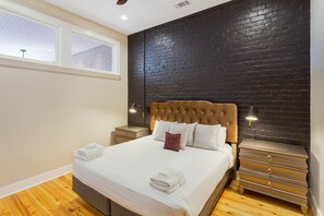 3 makuuhuonetta, silitysrauta/-lauta, ilmainen Wi-Fi, vuodevaatteet