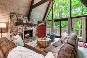 تلفزيون ذكي، مدفأة، ألعاب فيديو