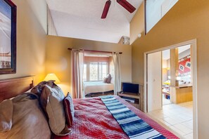 2 bedrooms, iron/ironing board, internet, bed sheets