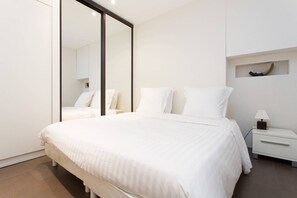 2 chambres, fer et planche à repasser, Wi-Fi, draps fournis