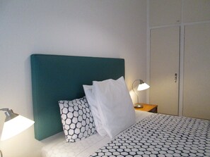 1 chambre, fer et planche à repasser, Wi-Fi gratuit, draps fournis