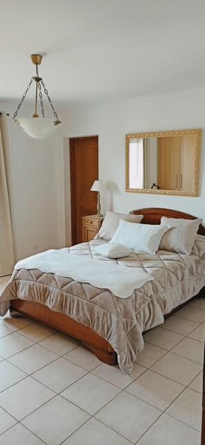 4 chambres, fer et planche Ă repasser, lit parapluie, Wi-Fi