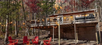 Cozy Cabin w Lake, Hot Tub, Huge Deck & Fire Pit