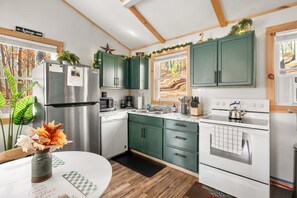 Fridge, microwave, oven, stovetop - Cozy Cabin w Lake, Hot Tub, Huge Deck & Fire Pit (Mathias)