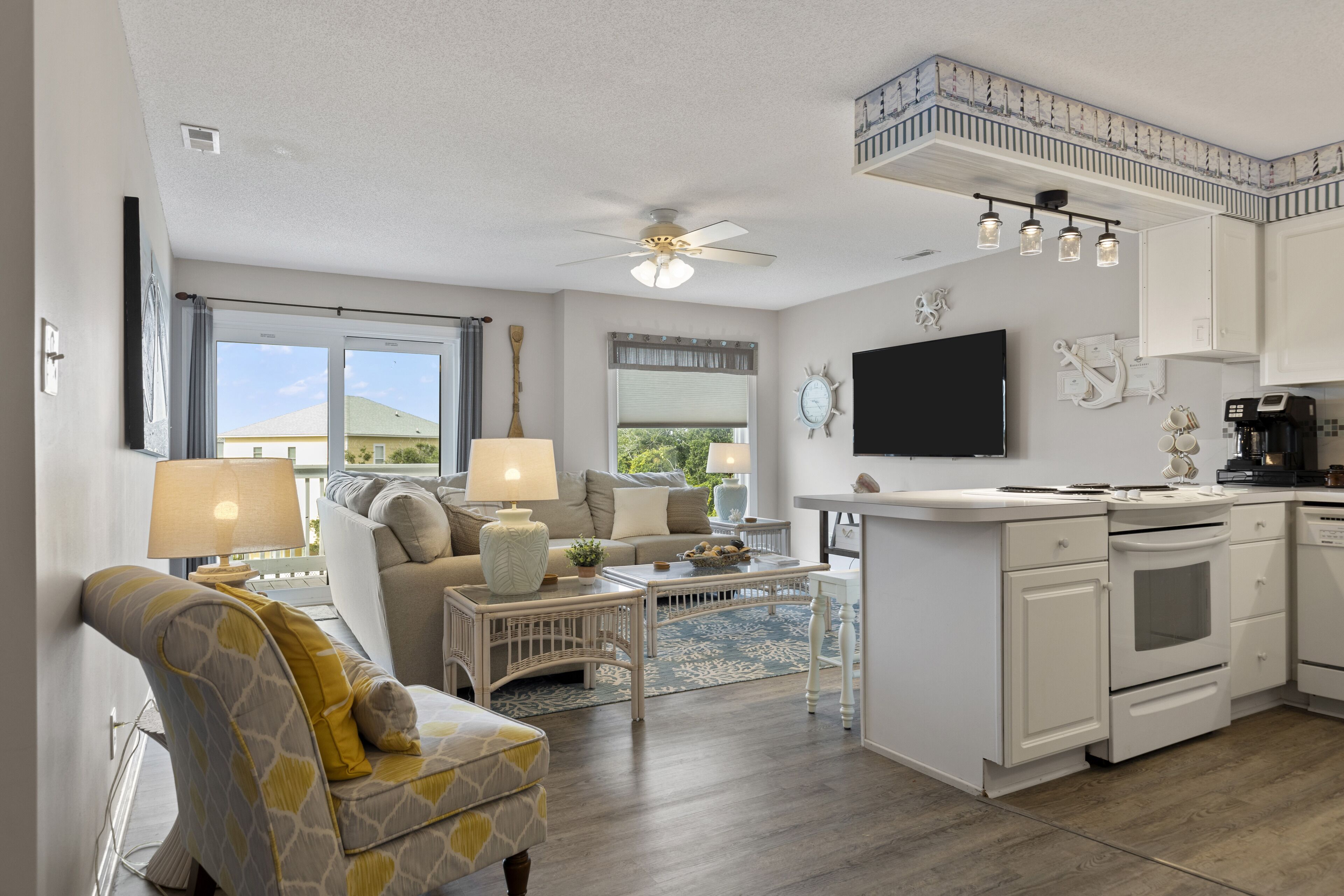 Smart TV, DVD player