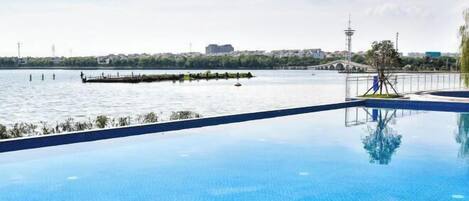 Alberca al aire libre