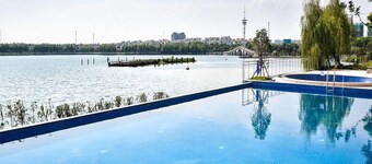 Jiuhua Chunshenhu Suzhou
