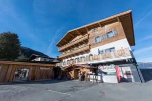 Façana frontal de l'allotjament