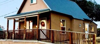 Our Mountain Family Cottage is your ideal getaway!