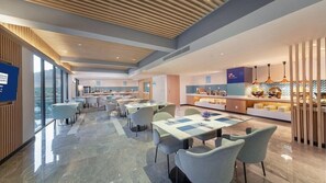 Dining - Holiday Inn Express E'mei Qiliping (Leshan)
