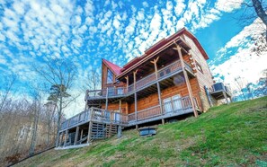Exterior - Lazy Bear Retreat - Mountain Views for Miles! (Sevierville)
