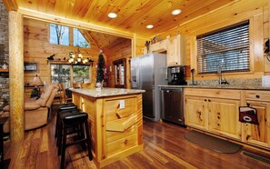 Interior - Lazy Bear Retreat - Mountain Views for Miles! (Sevierville)