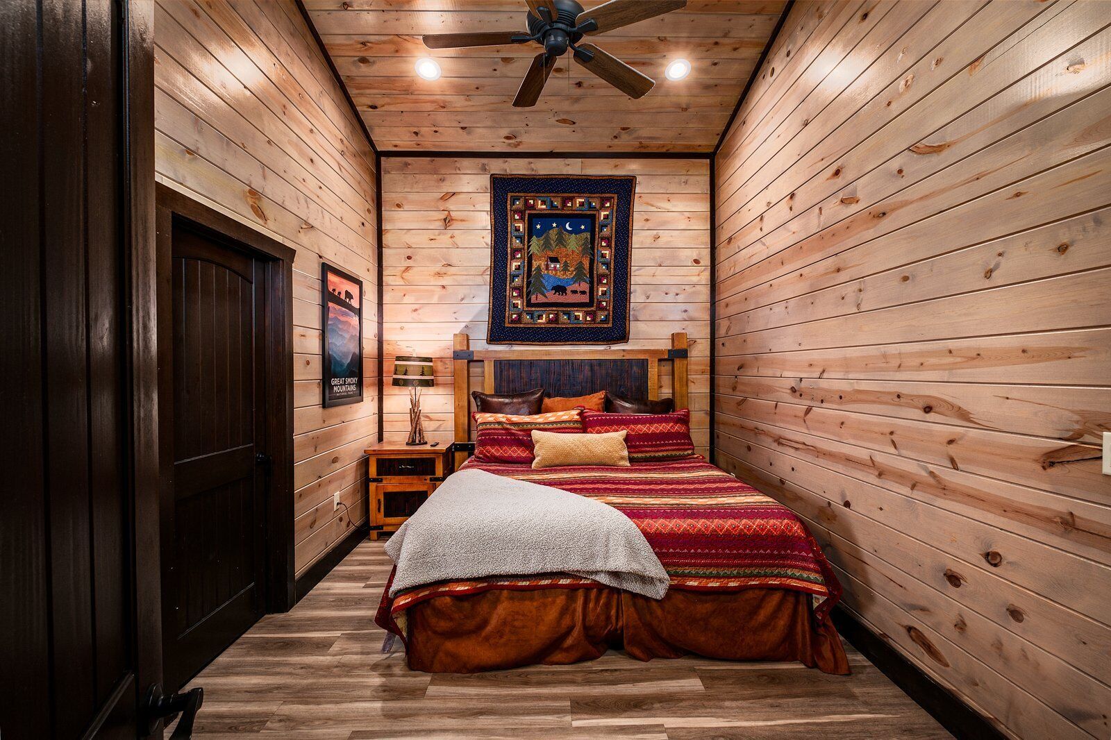 8 多间卧室、WiFi、床单