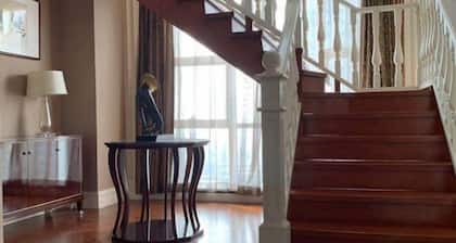 Zhongwei International Holiday Hotel