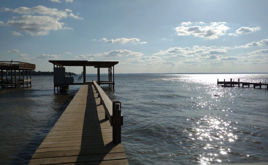 Large Home With Boat Dock and Picture Perfect Sunsets Sleeps 14