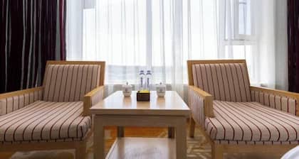 Baoshi International Hotel