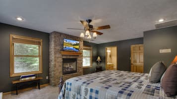 Cabin | 4 bedrooms, travel cot, free WiFi, bed sheets