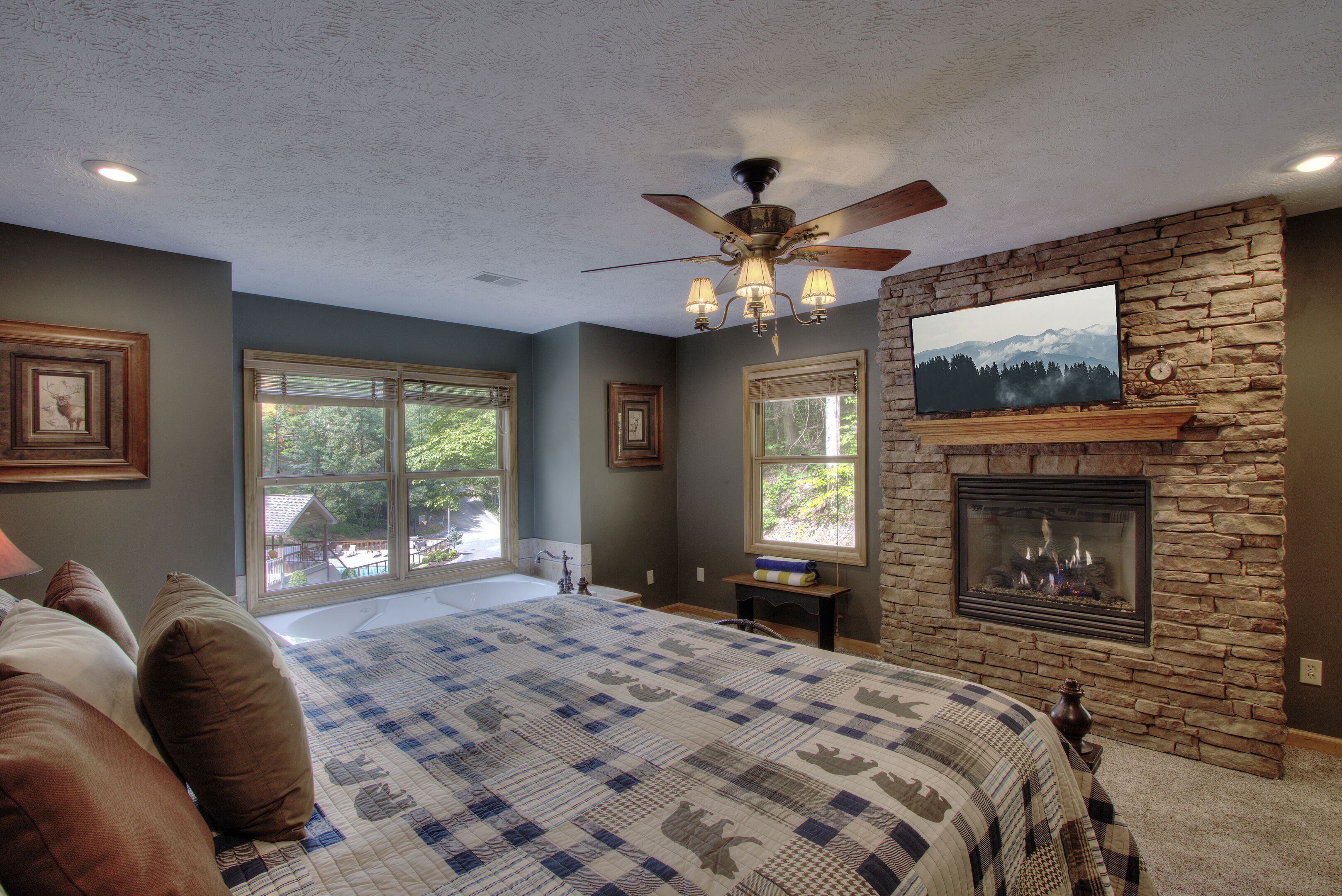 Cabin | 4 bedrooms, travel crib, free WiFi, bed sheets