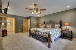 Cabin | 4 bedrooms, travel crib, free WiFi, bed sheets