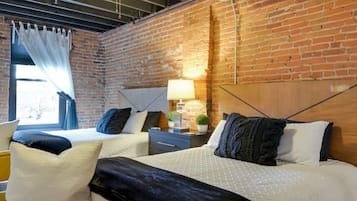 Iron/ironing board, free WiFi, bed sheets