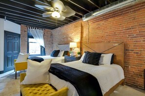 7 bedrooms, iron/ironing board, free WiFi, bed sheets