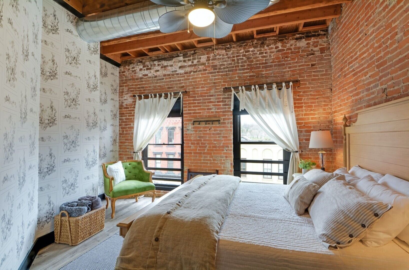 7 Schlafzimmer, Bügeleisen/Bügelbrett, kostenloses WLAN, Bettwäsche