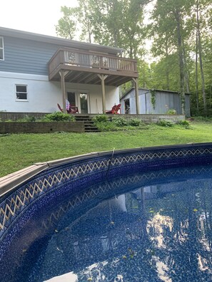 Outdoor pool - Private Home located at Lake Herrington (Lancaster)