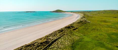 Am Strand, Liegestühle, Strandtücher