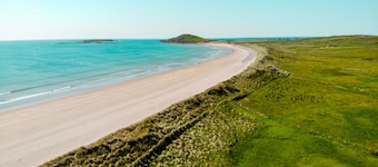 Luxury Villa, Six En-suite Bedrooms, Paved Path to Sea, Personalised Service.