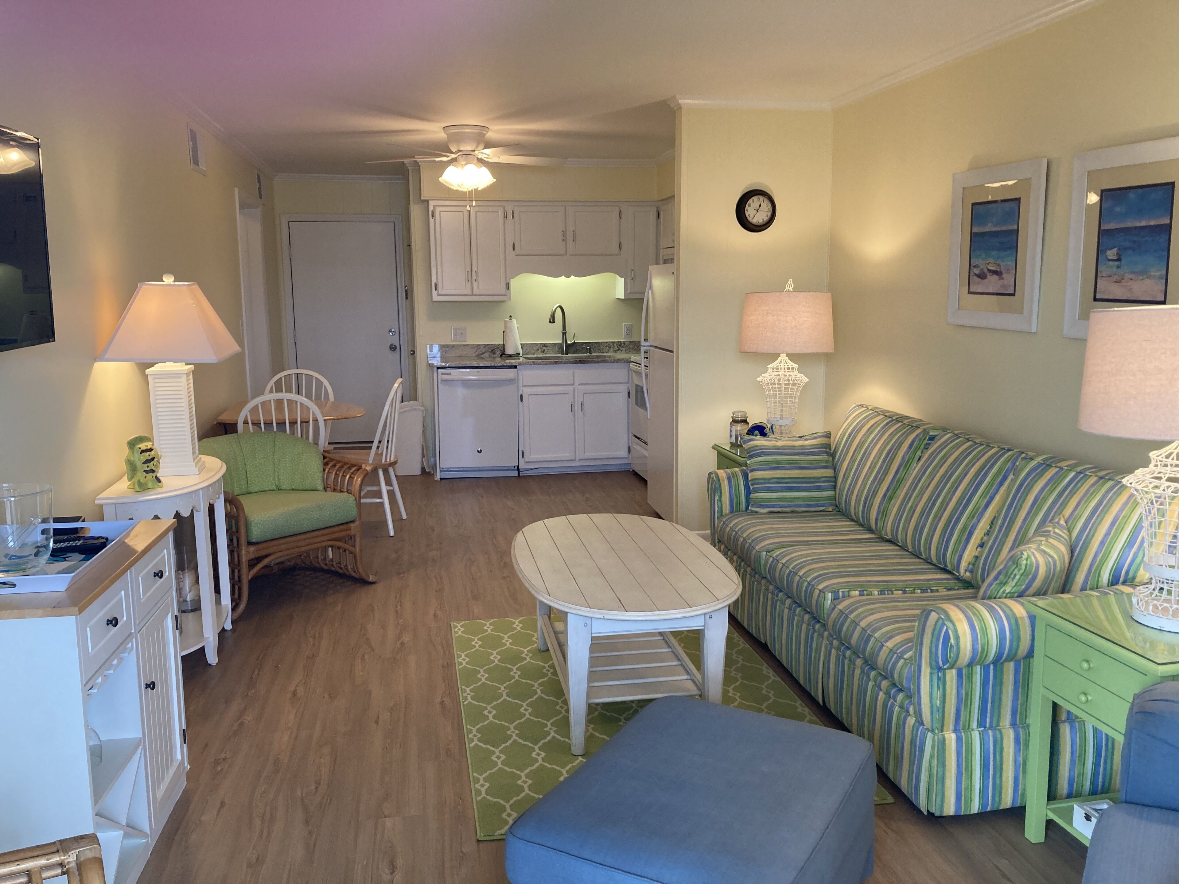 Shore Beats Work-Vacation Condo with Beautiful Beach and Sunsets!