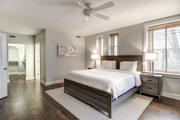 2 makuuhuonetta, silitysrauta/-lauta, Wi-Fi, vuodevaatteet