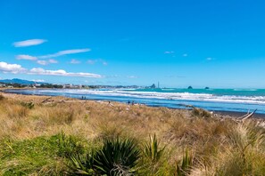Beach - Rophia Retreat in Fitzroy Village (New Plymouth)