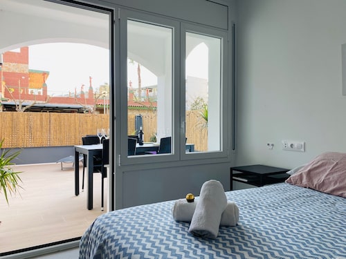 75 M2 APARTMENT, NEW, NEAR THE BEACH. TERRACE 30 M2.