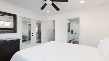 3 bedrooms, iron/ironing board, travel crib, WiFi