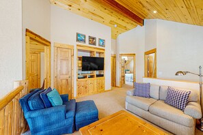 TV, fireplace, table tennis, video library - Dog-friendly mountain home with fireplace, firepit & ping-pong - great for kids (Tabernash)